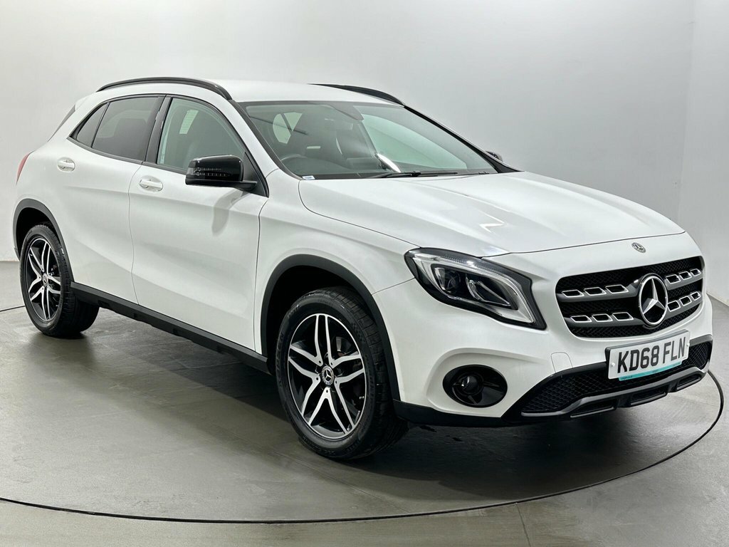 Mercedes-Benz GLA Class 1.6L Urban Edition White