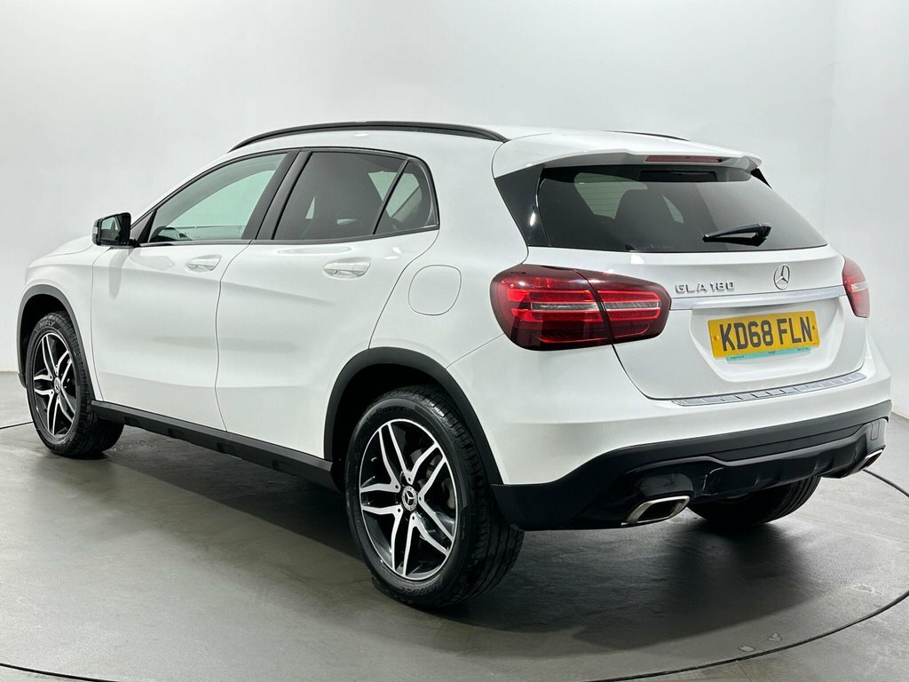 Mercedes-Benz GLA Class 1.6L Urban Edition KD68FLN White #5