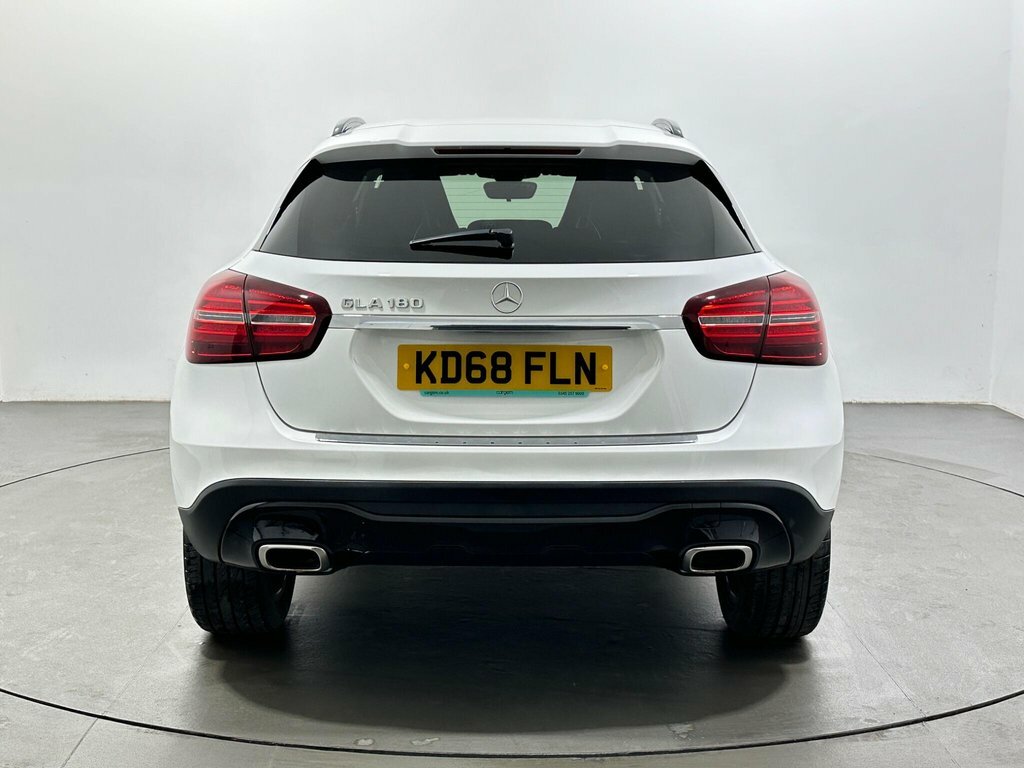 Mercedes-Benz GLA Class 1.6L Urban Edition KD68FLN White #6