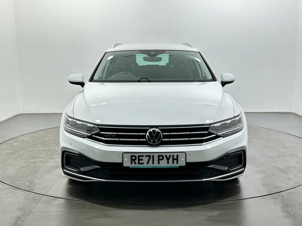 Volkswagen Passat 1.4L Gte RE71PYH White #2