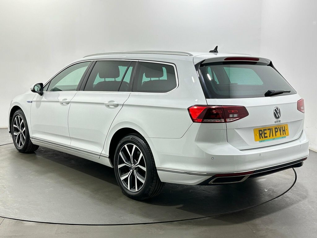 Volkswagen Passat 1.4L Gte RE71PYH White #5