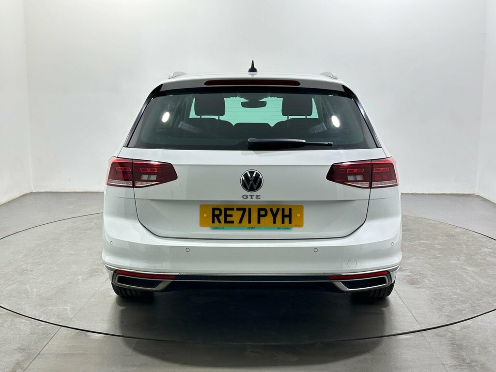Volkswagen Passat 1.4L Gte RE71PYH White #6