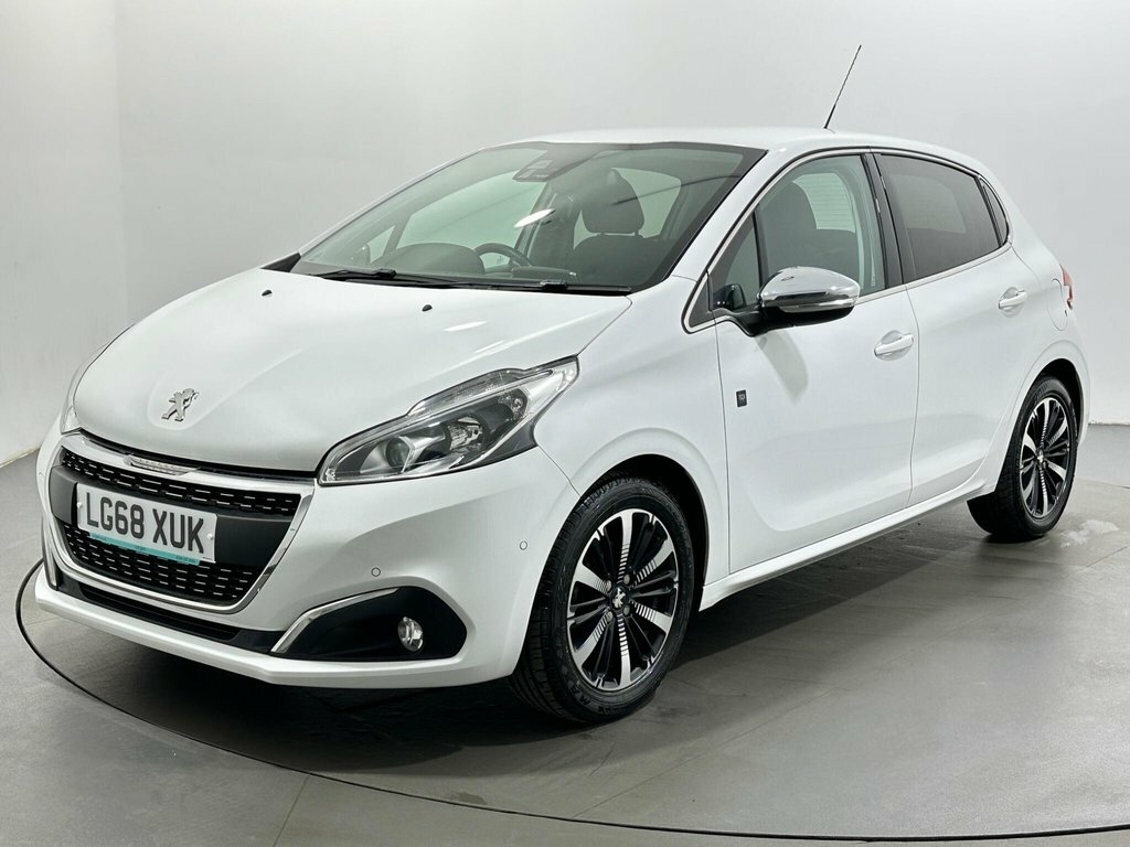 Peugeot 208 1.2L Tech Edition LG68XUK White #3