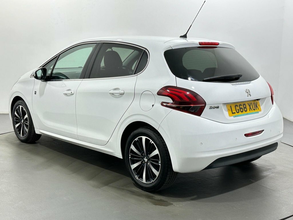 Peugeot 208 1.2L Tech Edition LG68XUK White #5