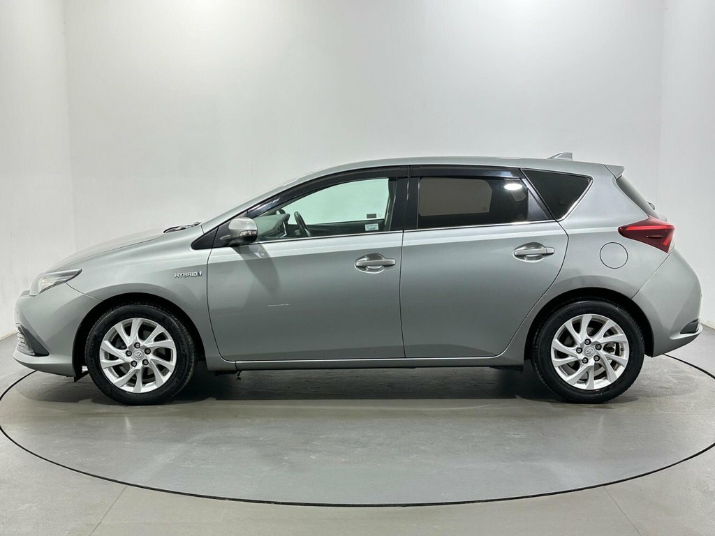 Toyota Auris 1.8L Business Edition EY67MSU Grey #4