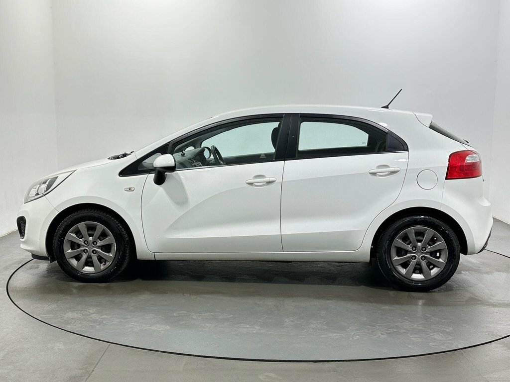 Kia RIO 1.3L 1 White #4