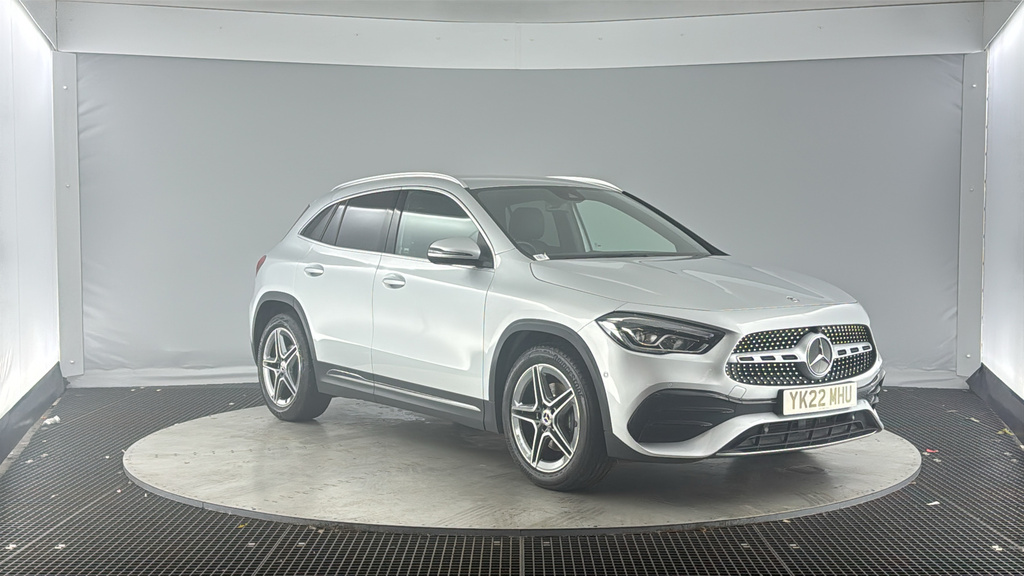 Mercedes-Benz GLA Class 1.3 Gla200 Amg Line Executive Suv 7G- YK22MHU Silver #2