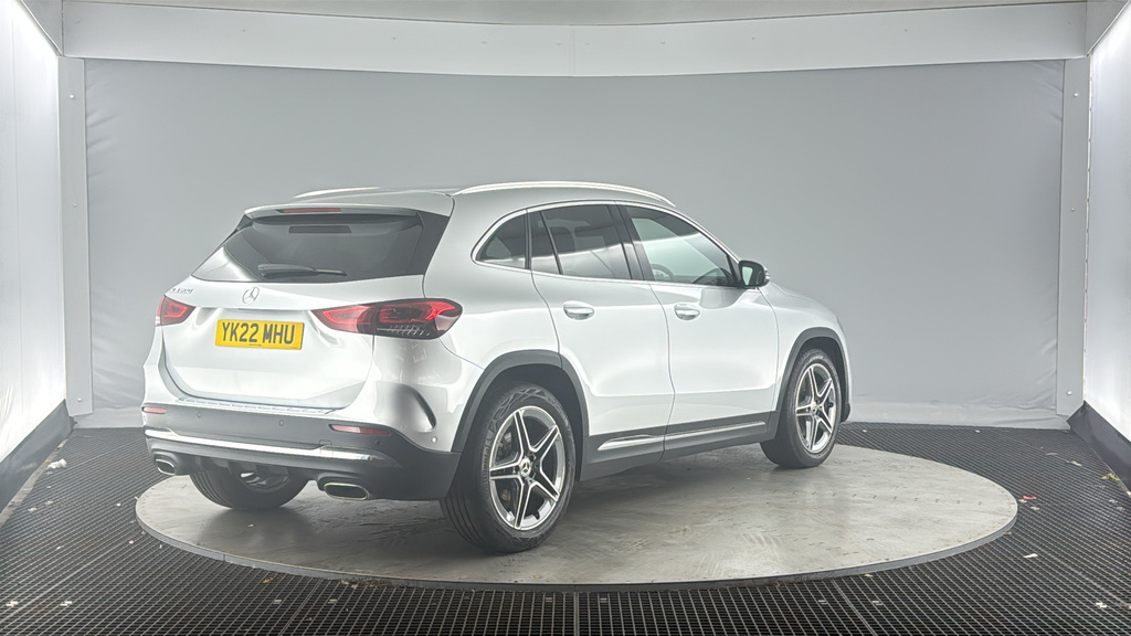 Mercedes-Benz GLA Class 1.3 Gla200 Amg Line Executive Suv 7G- YK22MHU Silver #4