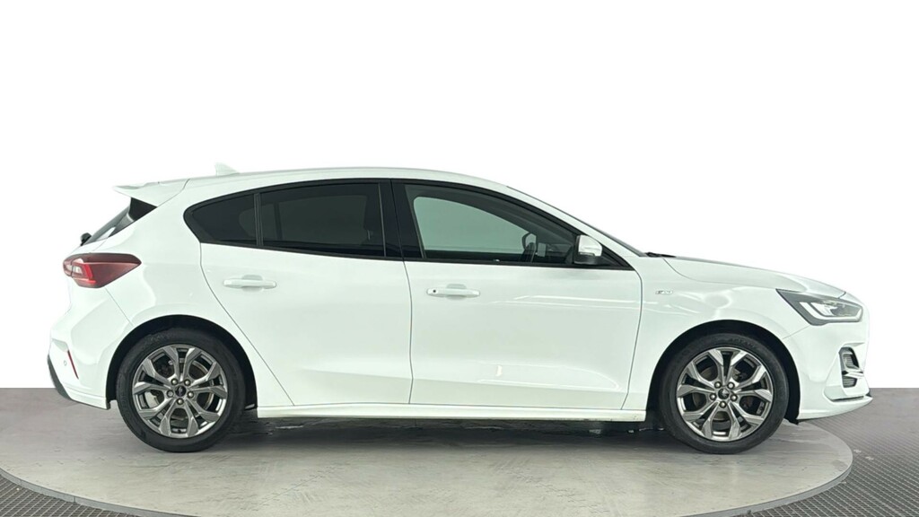 Ford Focus 1.0T Ecoboost St-line Hatchback MW72NZY White #3