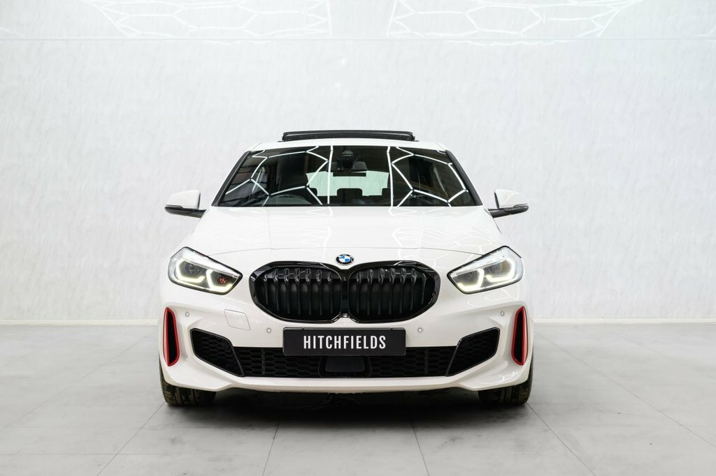 BMW 1 Series 2L Null MA72JZF White #4