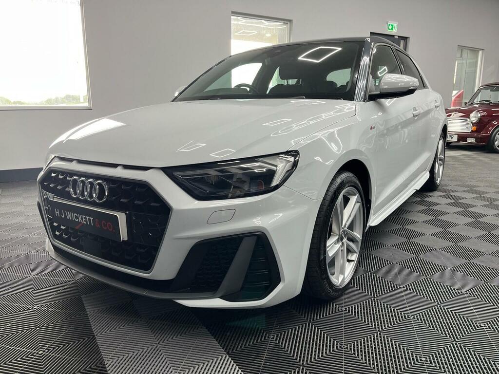Audi A1 Hatchback 1.5 Tfsi 35 S Line Sportback S Tronic Eu White