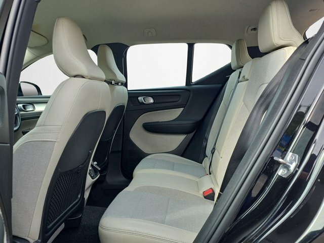 Volvo XC40 2.0 D3 Momentum Suv Euro 6 S S DC19ASU Black #5