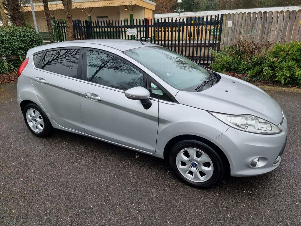Ford Fiesta Titanium Silver #6