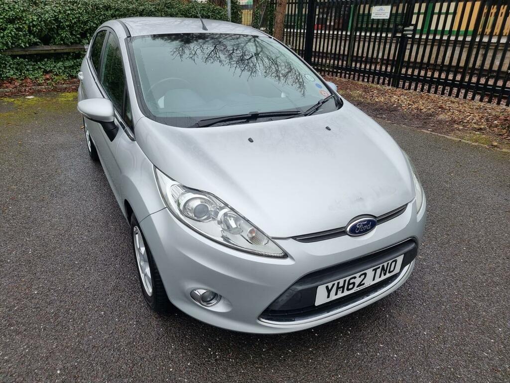 Ford Fiesta Titanium Silver #2