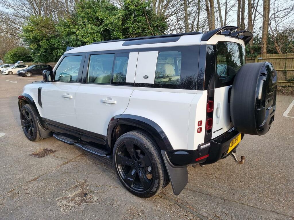 Land Rover Defender 110 Hse White #4