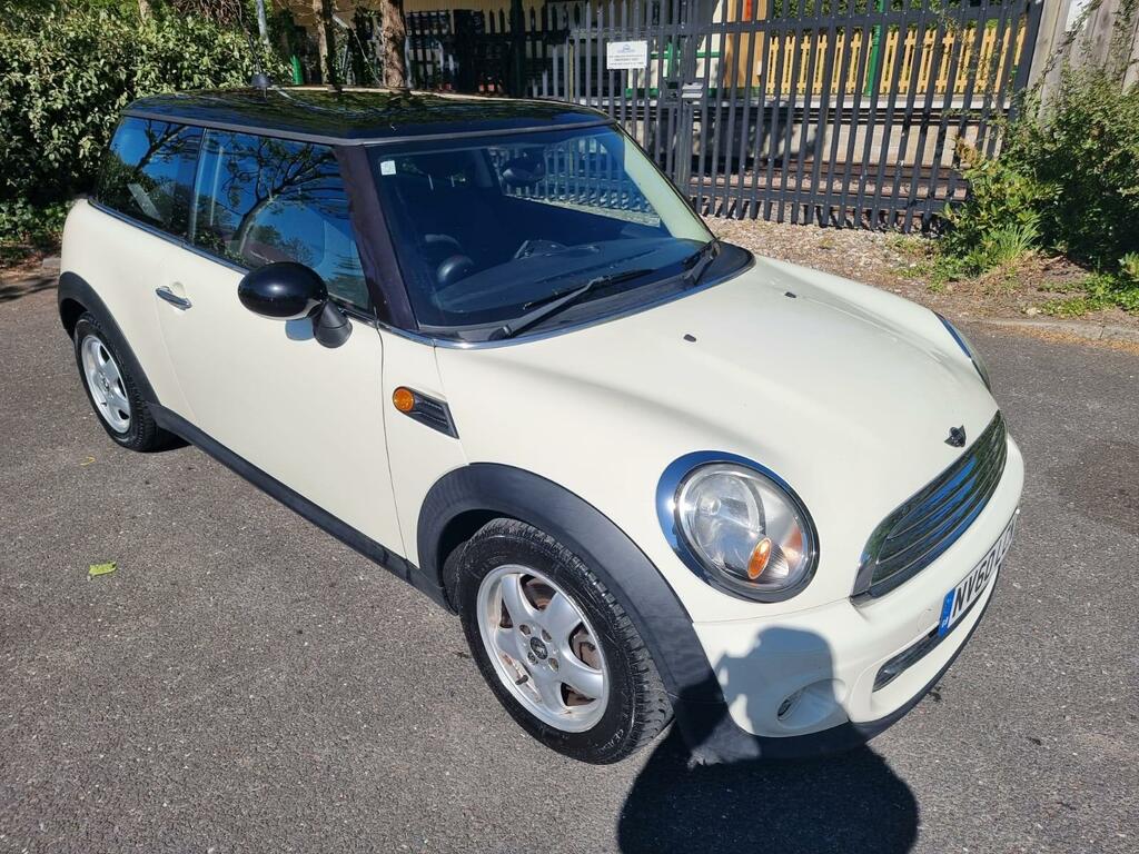 Mini Hatch 1.6 Cooper Euro 5 Ss White