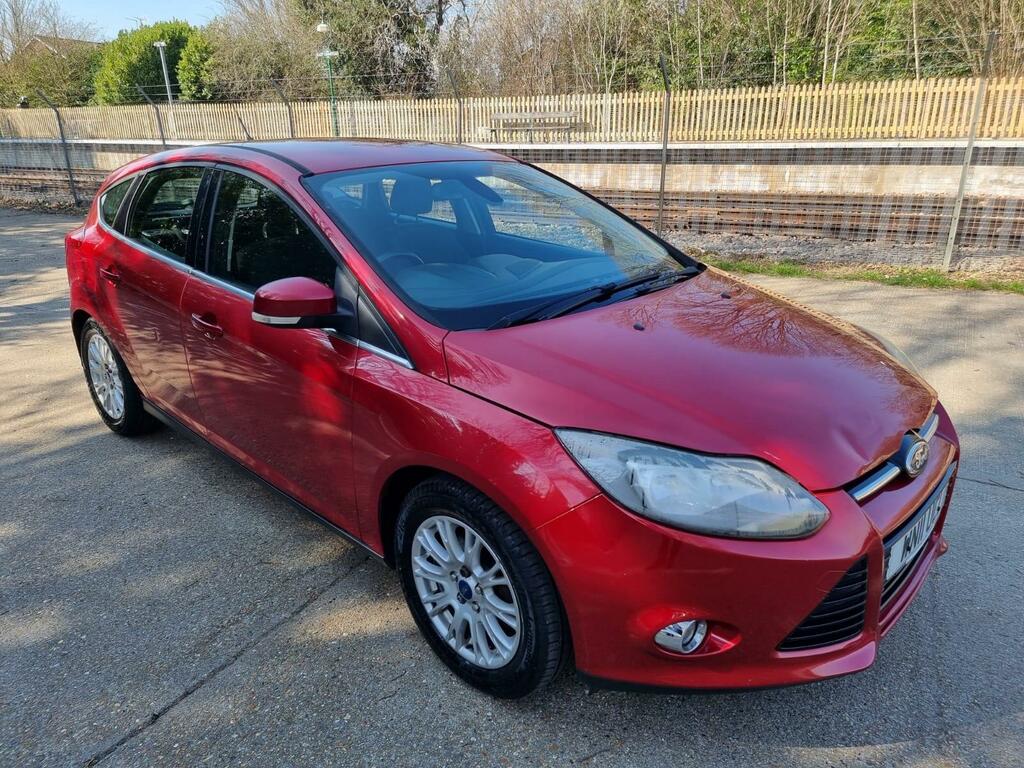 Ford Focus 1.6 Titanium Euro 5 Red