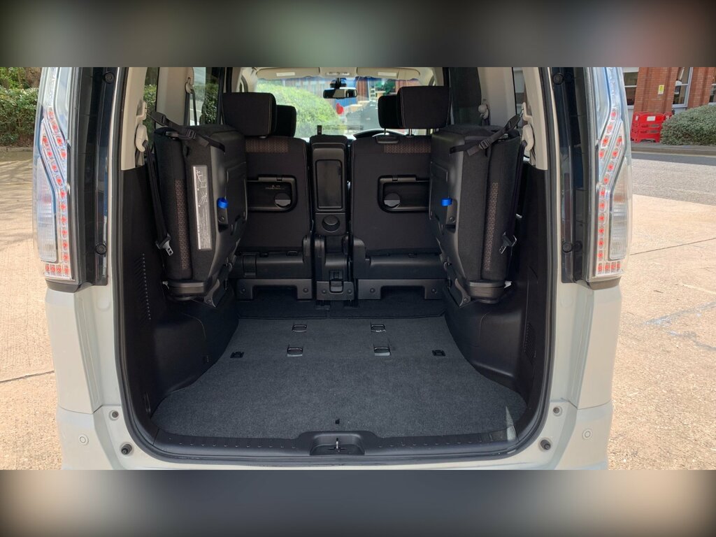 Nissan Serena Mpv Silver #19