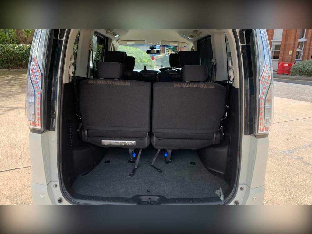 Nissan Serena Mpv Silver #26