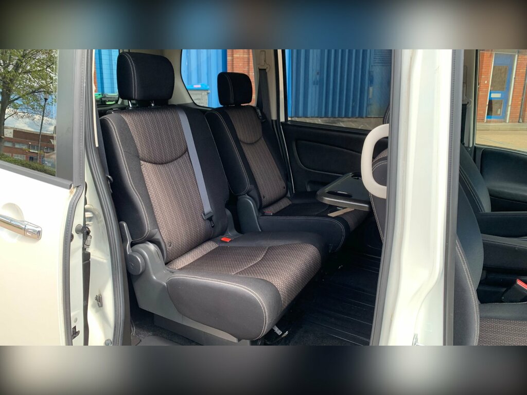 Nissan Serena Mpv Silver #65