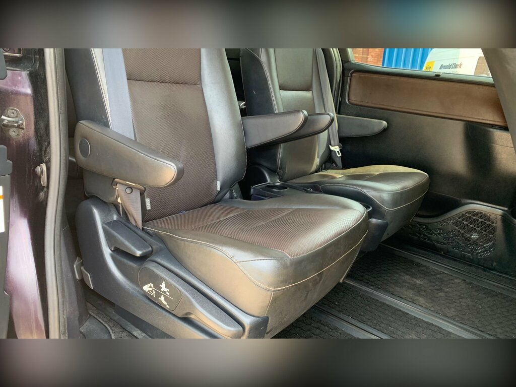 Toyota Voxy 1.8 Vvt-h 7 Black #49
