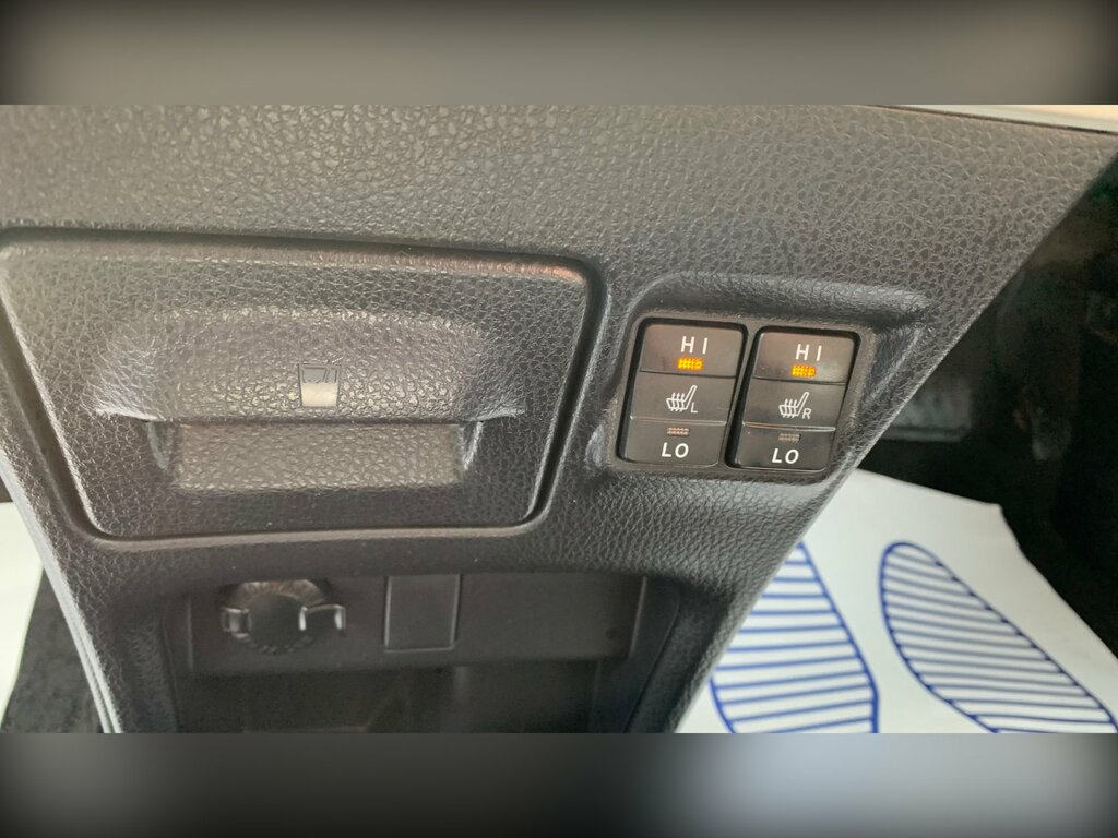 Toyota Voxy 1.8 Vvt-h 7 Black #80