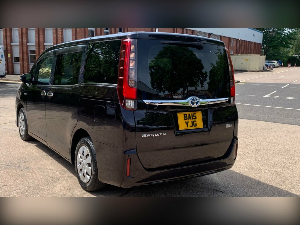 Toyota Voxy 1.8 Vvt-h 7 Black #10