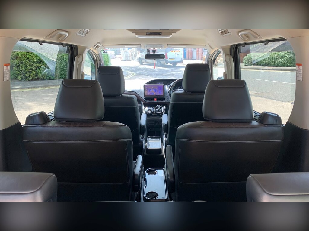 Toyota Voxy 1.8 Vvt-h 7 Black #35