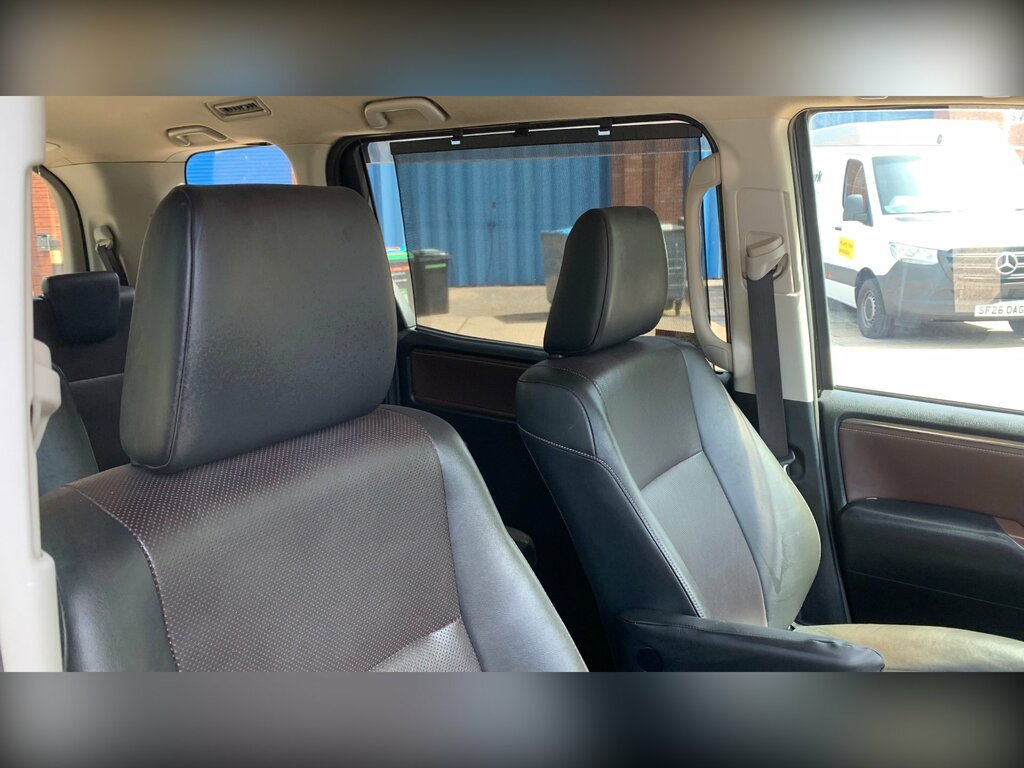 Toyota Voxy 1.8 Vvt-h 7 Black #59