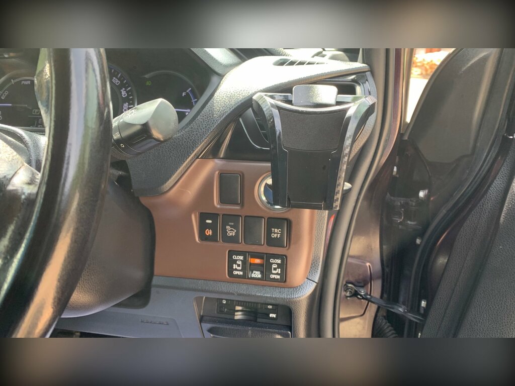 Toyota Voxy 1.8 Vvt-h 7 Black #58