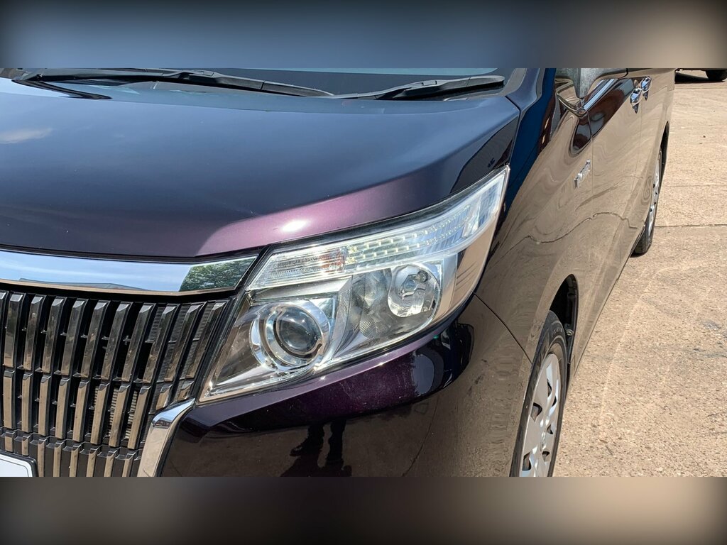 Toyota Voxy 1.8 Vvt-h 7 Black #7