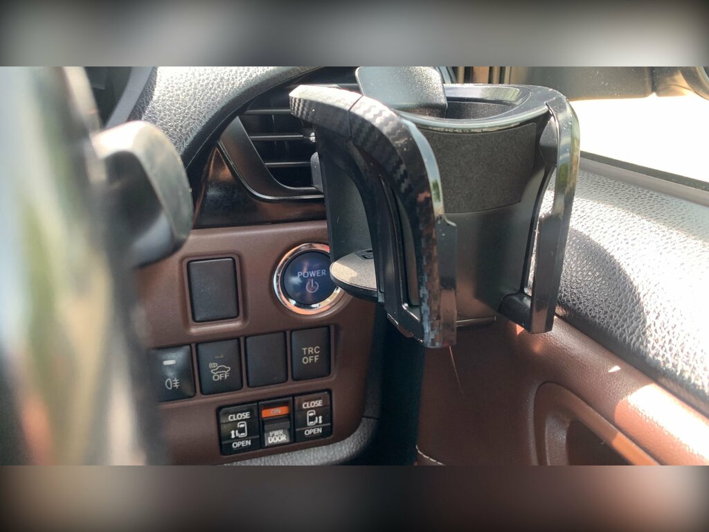 Toyota Voxy 1.8 Vvt-h 7 Black #92