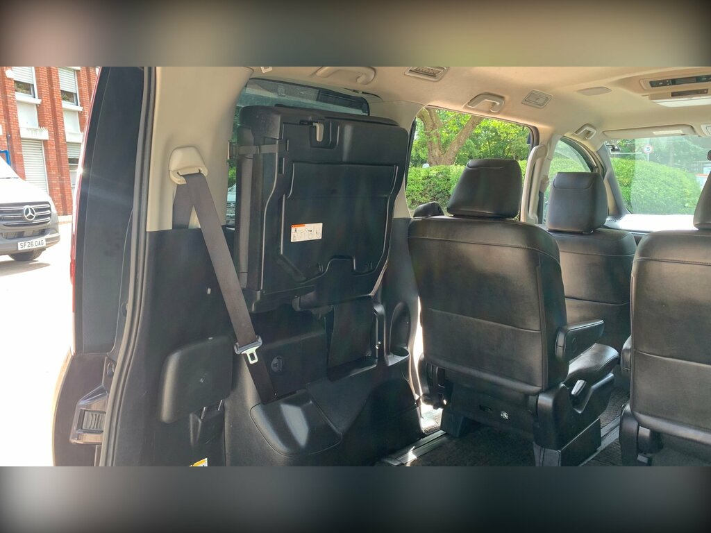 Toyota Voxy 1.8 Vvt-h 7 Black #97