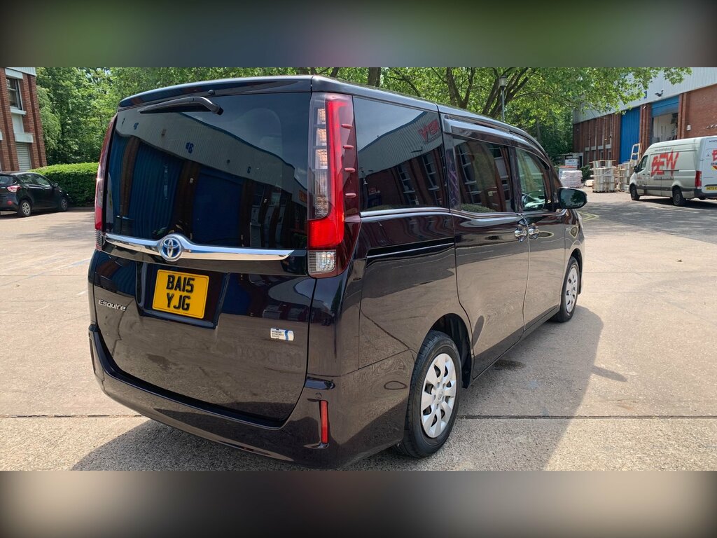 Toyota Voxy 1.8 Vvt-h 7 Black #19