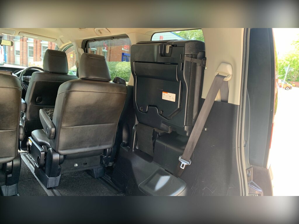 Toyota Voxy 1.8 Vvt-h 7 Black #29