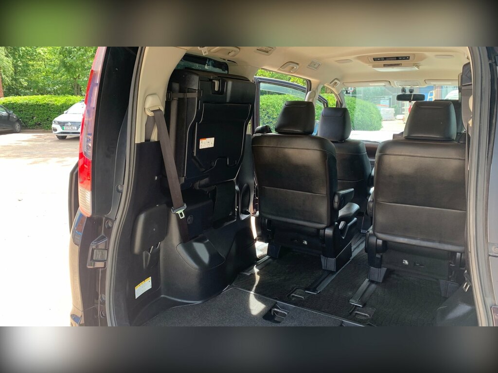 Toyota Voxy 1.8 Vvt-h 7 Black #28