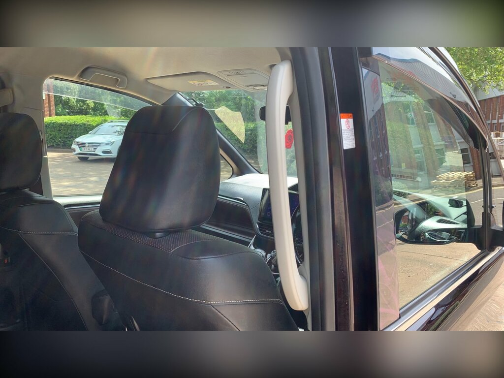 Toyota Voxy 1.8 Vvt-h 7 Black #65