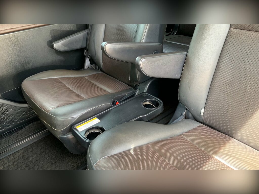 Toyota Voxy 1.8 Vvt-h 7 Black #44
