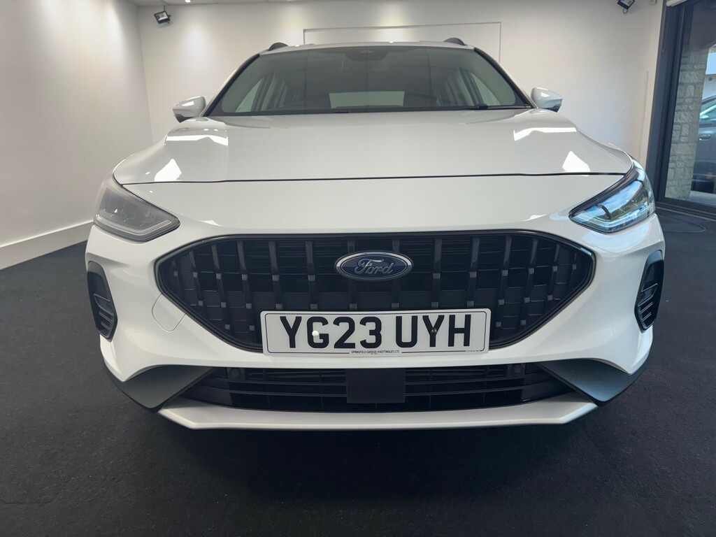 Ford Focus Estate 1.0T Ecoboost Active Estate Manu YG23UYH White #2