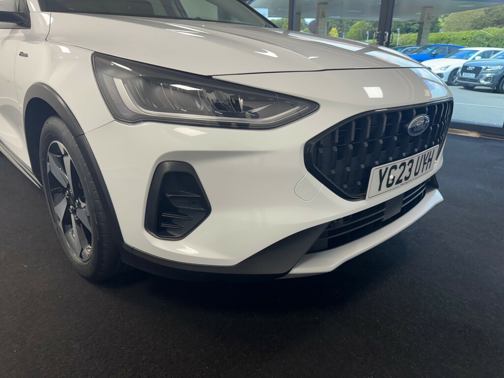 Ford Focus Estate 1.0T Ecoboost Active Estate Manu YG23UYH White #6