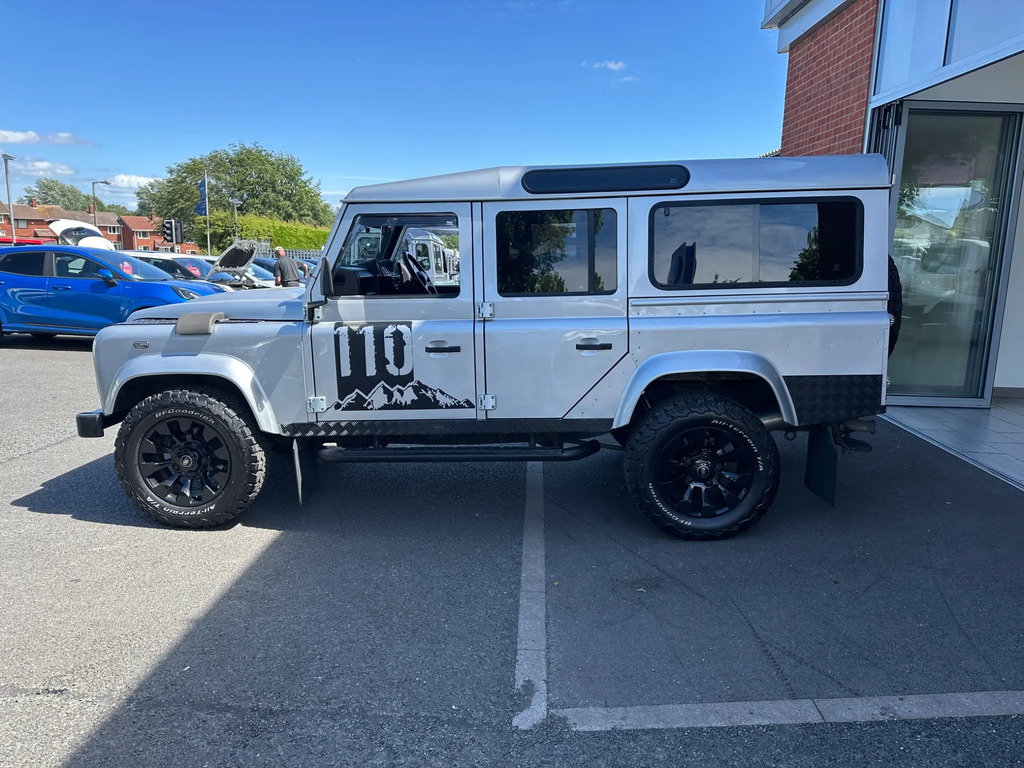 Land Rover Defender 110 2.4 Tdci Xs Station Wagon 4Wd Mw  #3