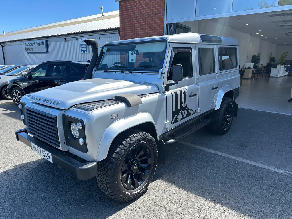 Land Rover Defender 110 2.4 Tdci Xs Station Wagon 4Wd Mw  #2