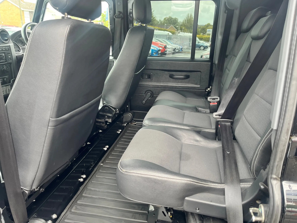 Land Rover Defender 110 Grey #4