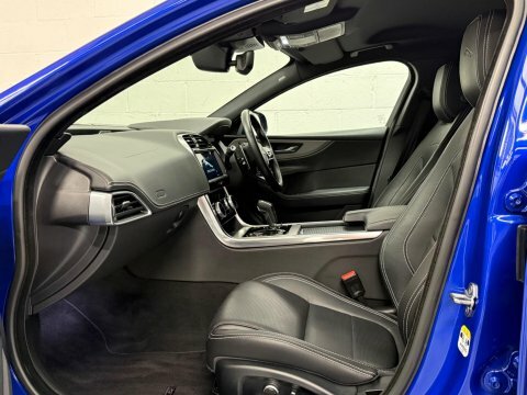 Jaguar XE 2.0 D180 R-dynamic LJ69UHA Blue #3