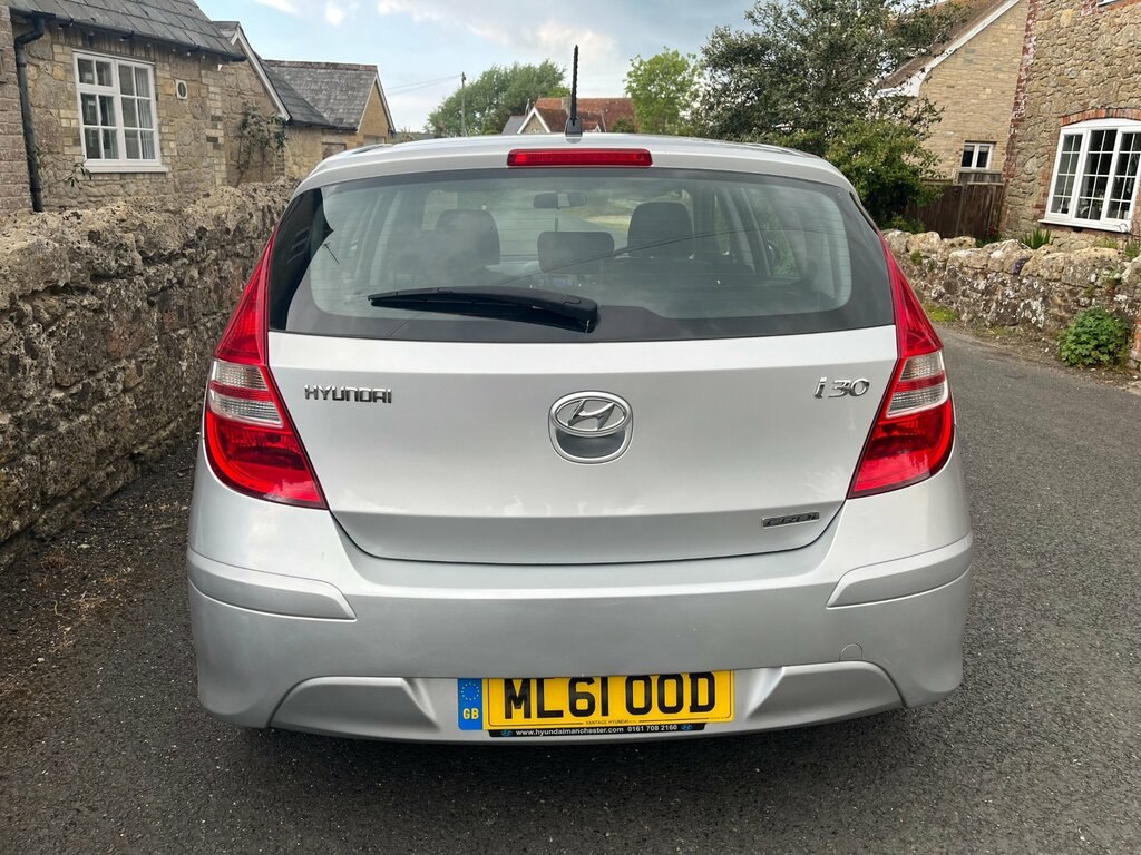 Hyundai I30 1.6 Crdi Comfort Hatchback Euro 5 Silver #5