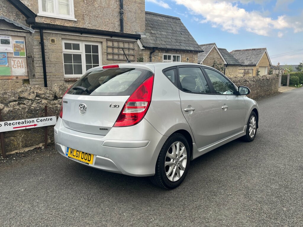 Hyundai I30 1.6 Crdi Comfort Hatchback Euro 5 Silver #4