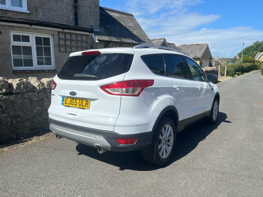 Ford Kuga 2.0 Tdci Titanium Suv 2Wd Euro 6 EJ65ULR White #4