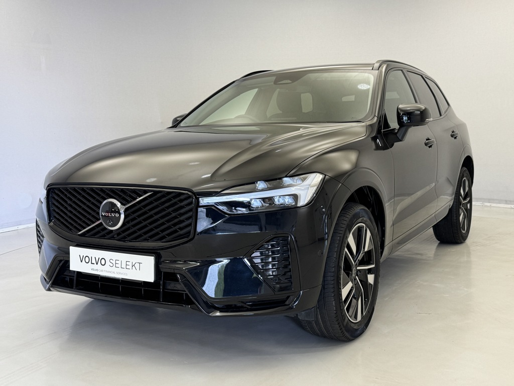 Volvo XC60 2.0 B5p Plus Dark Awd Geartronic RJ25ZWM Black #3