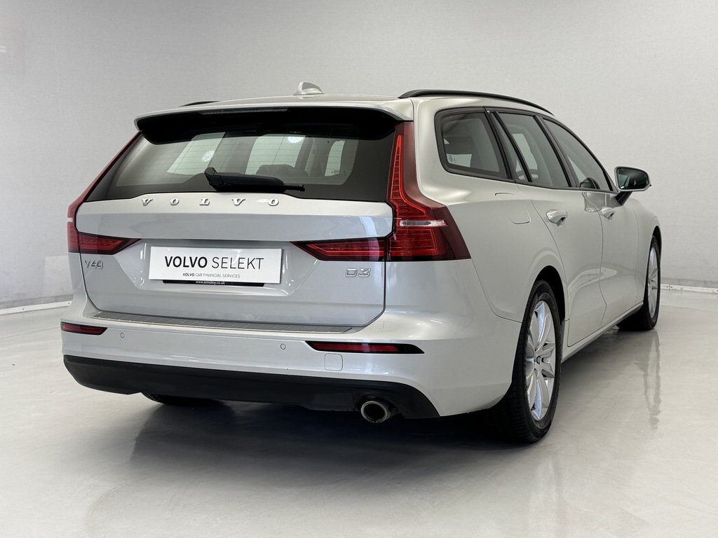 Volvo V60 2.0 D3 Momentum Pro Gold #6