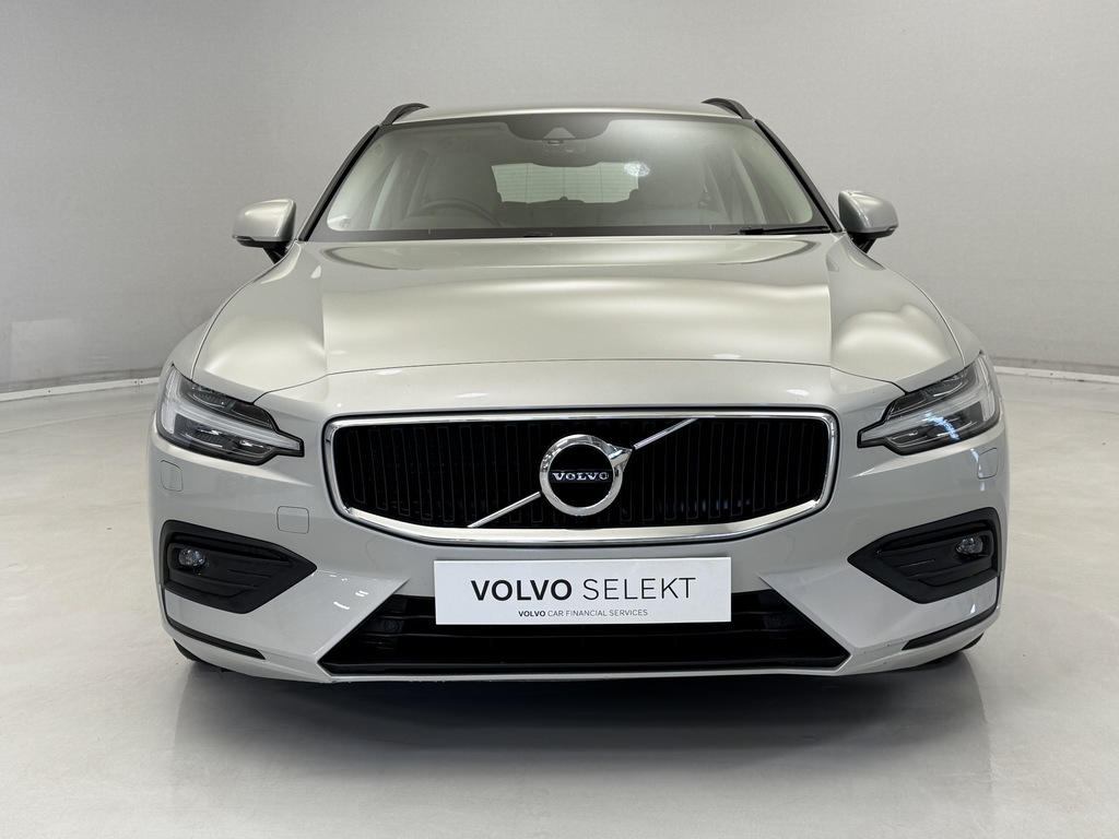 Volvo V60 2.0 D3 Momentum Pro Gold #2